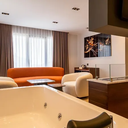 La Miel Hotel
