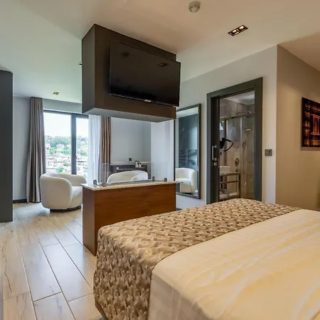 La Miel Hotel *