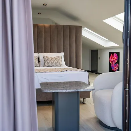 La Miel Hotel