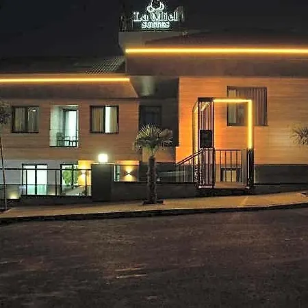 La Miel Hotel *